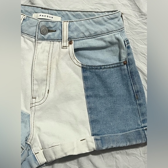 PacSun Women's Mom Short Blue and White Denim Shorts Size 24 - Picture 2 of 13